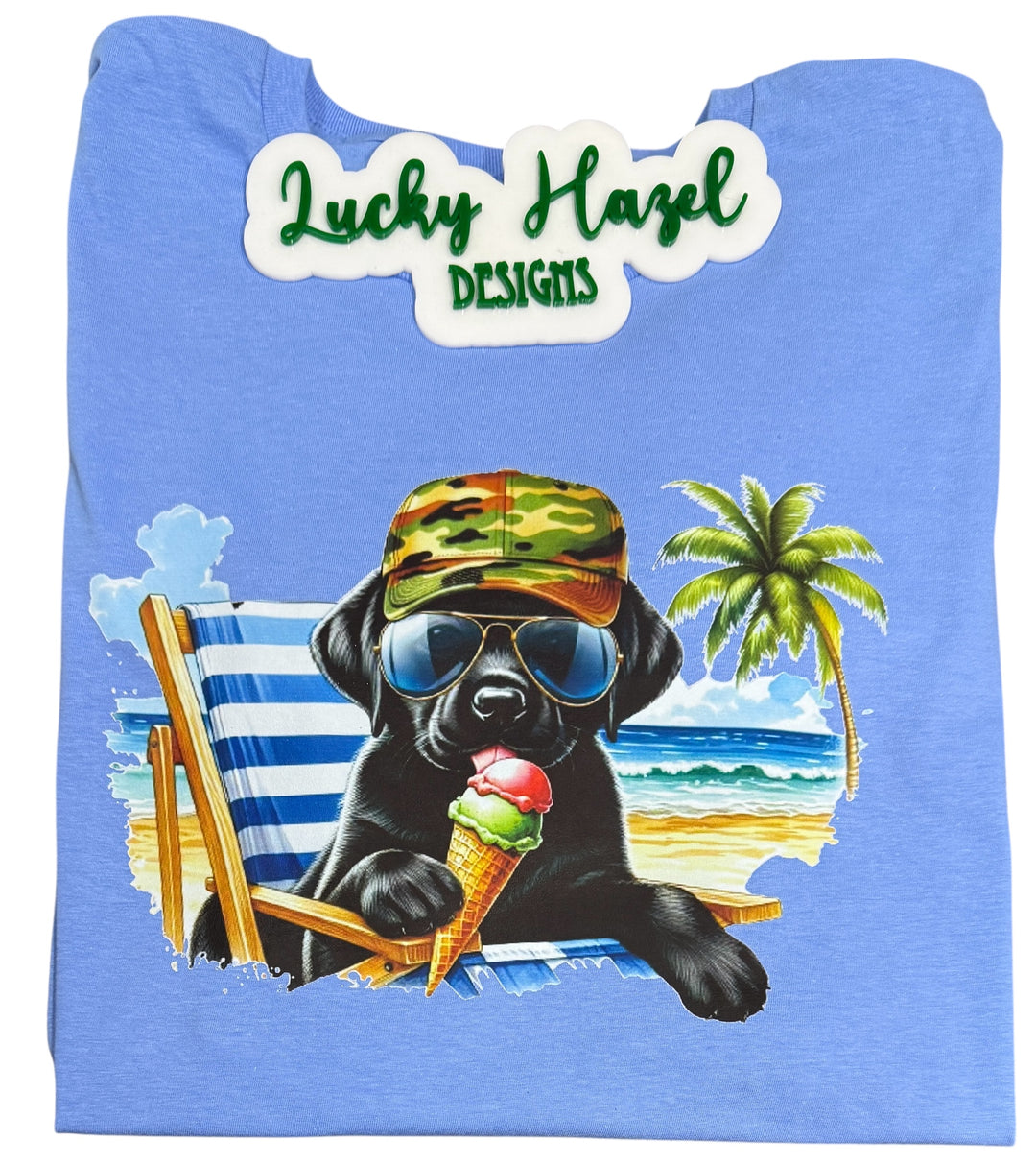 Black lab on the beach - pets/dogs/cute/America/USA/summer - short sleeve tee